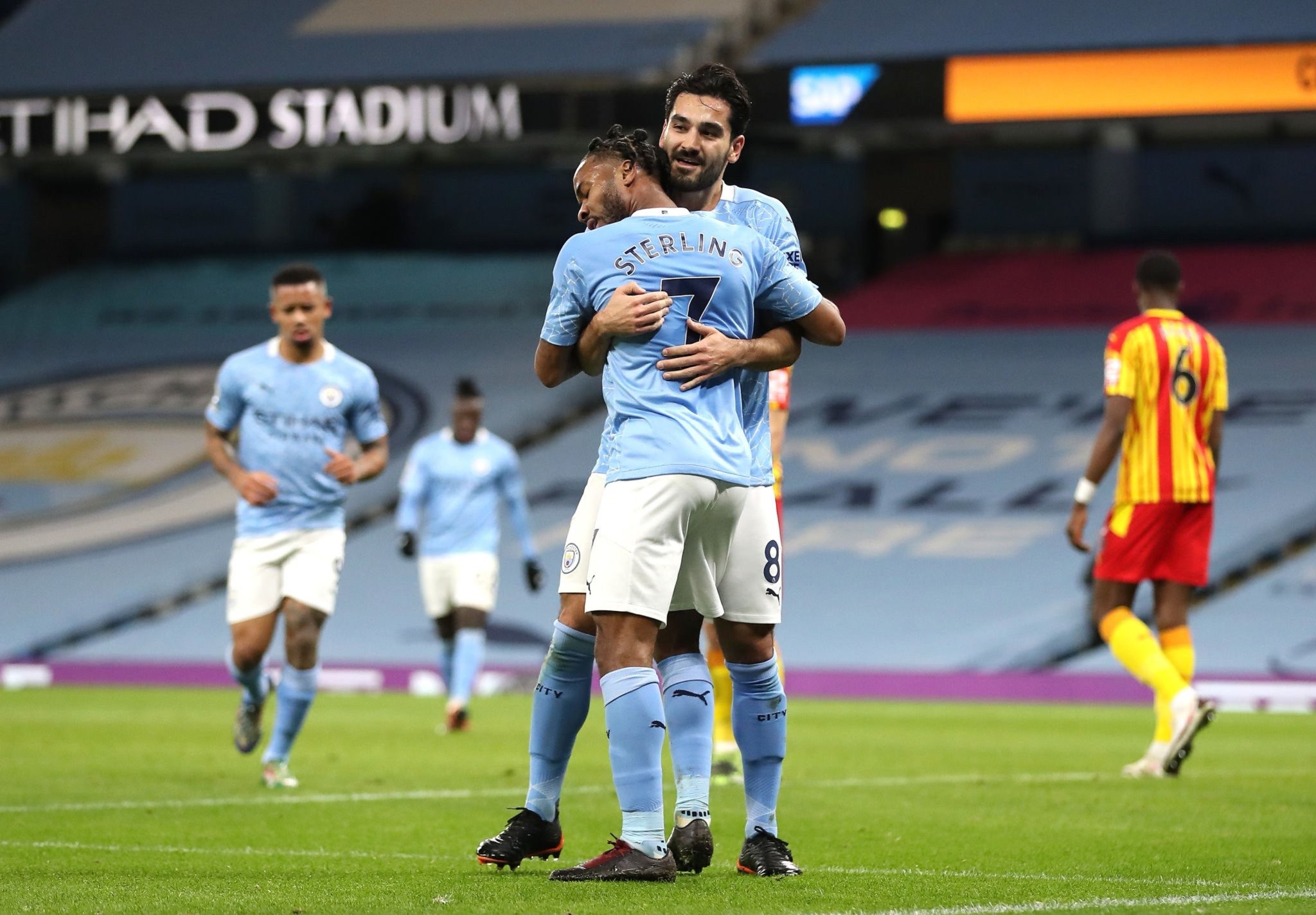 尤其在防守 尤其在防守